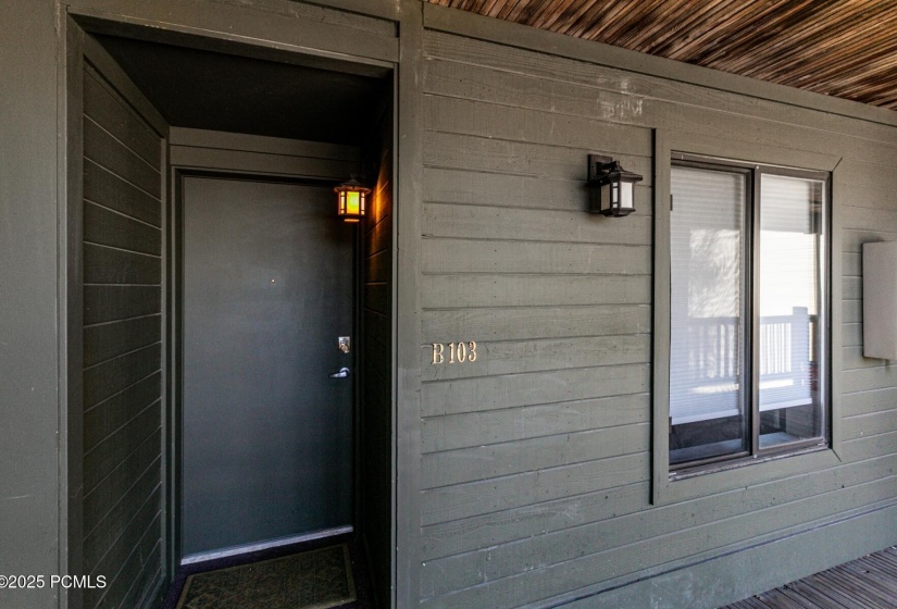 9_1487-Woodside-Ave_1800x1200_4217055