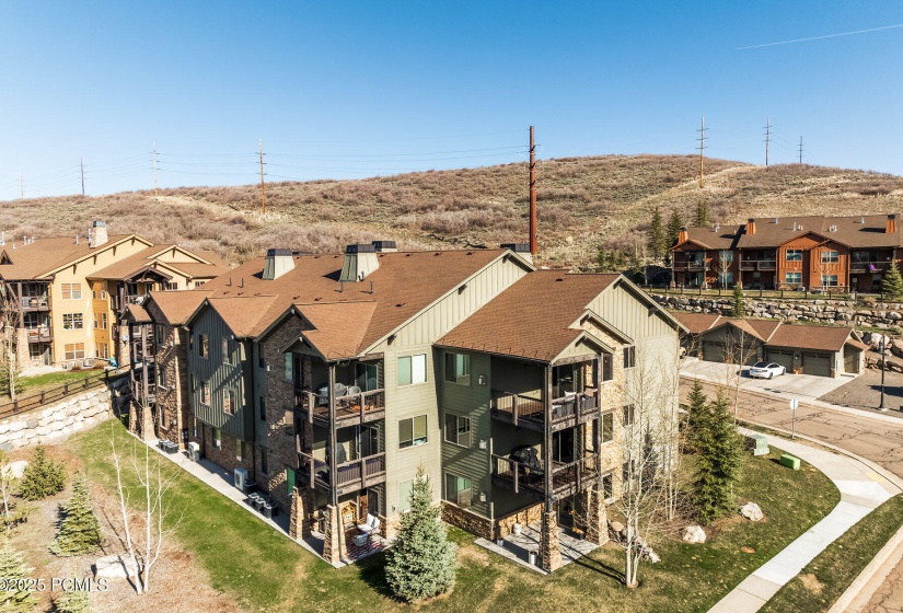 031_1195wblackrocktrunit37i-31_986