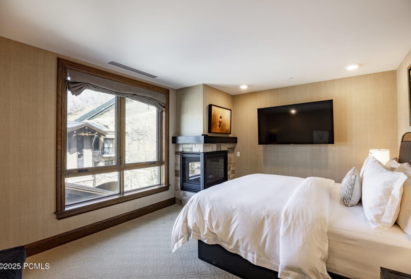 028_2290_deer_valley_dr_e_201020_265