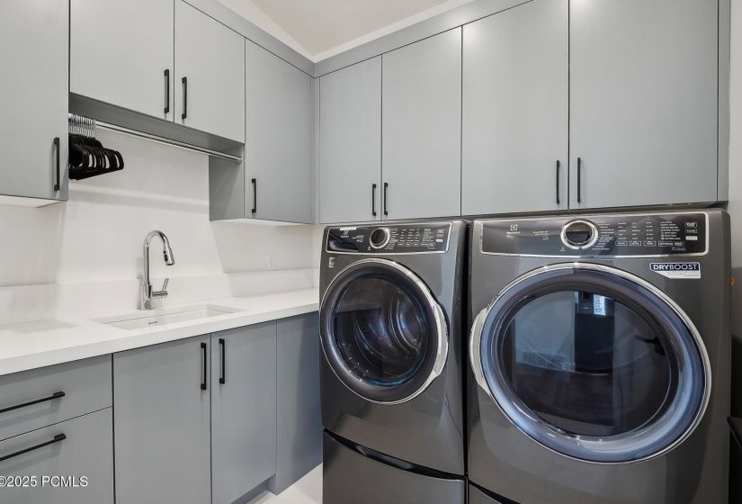44_Laundry_1800x1200_4216998