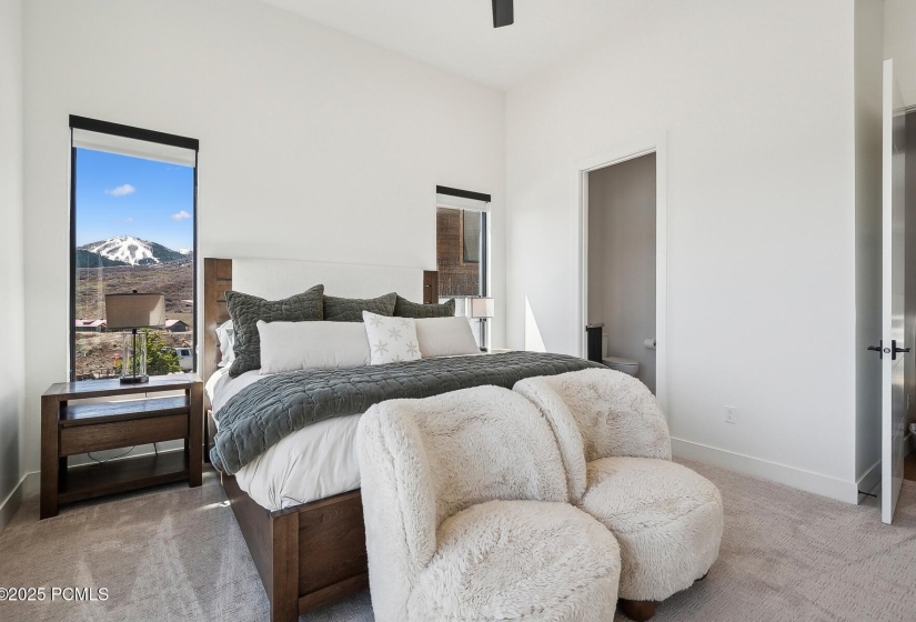 25_Bedroom_1800x1200_4216978
