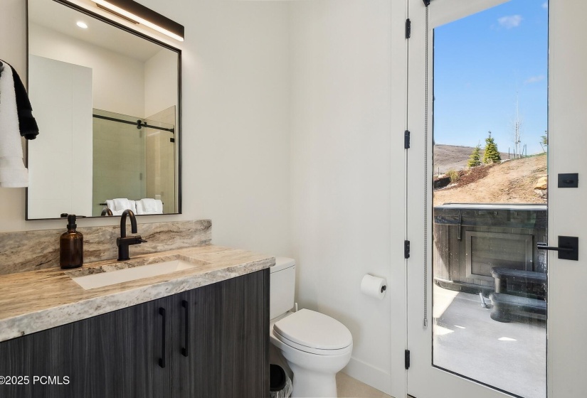 26_Bathroom_1800x1200_4216980
