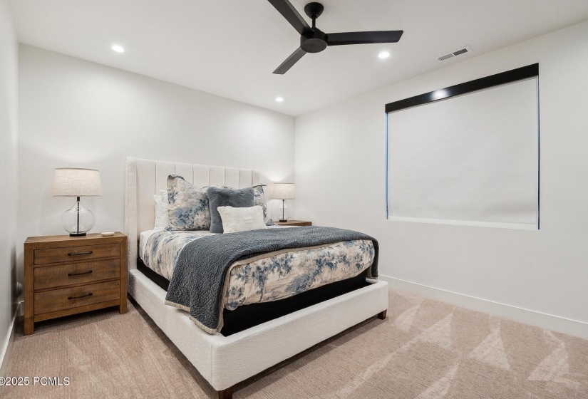 6_Bedroom_1800x1200_4216959