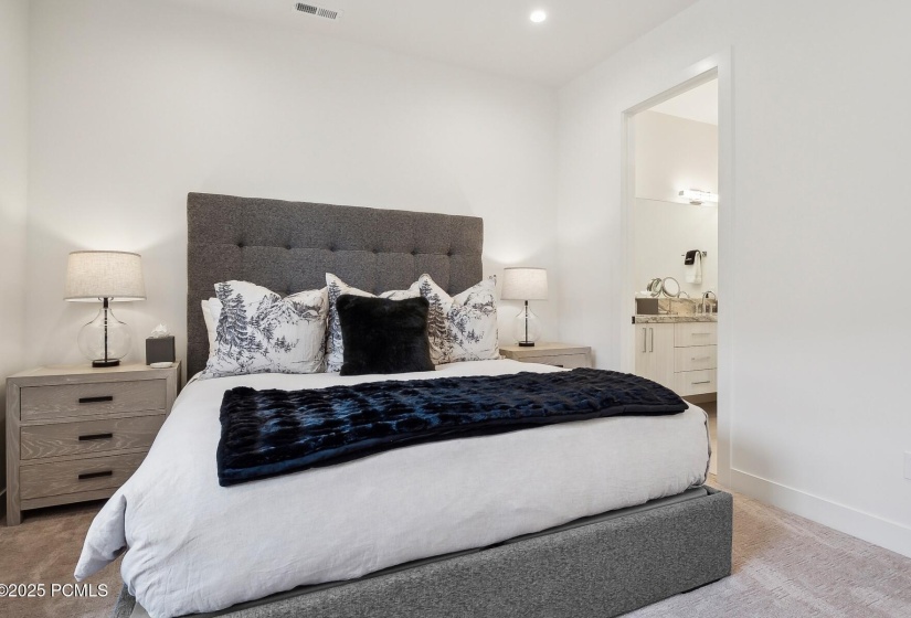 10_Bedroom_1800x1200_4216964