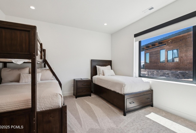 13_Bedroom_1800x1200_4216968