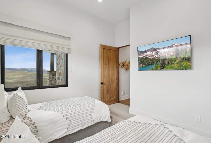 61_Bedroom_1800x1200_4220976
