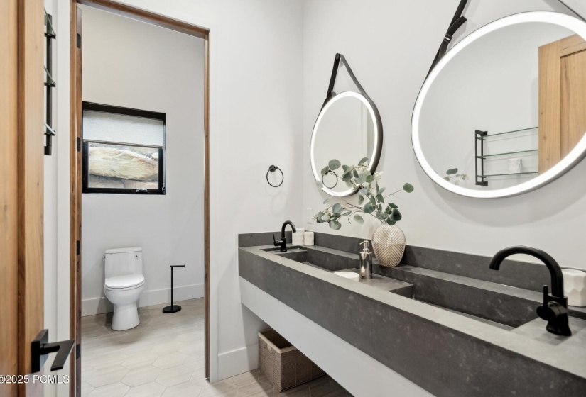 66_Bathroom_1800x1200_4220984