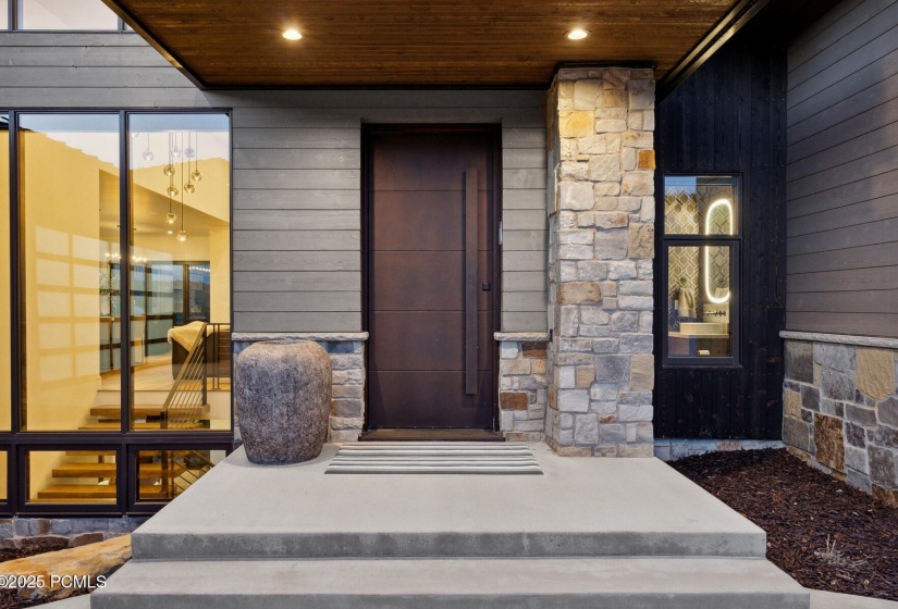 5_Front-Entry_1800x1200_4221014