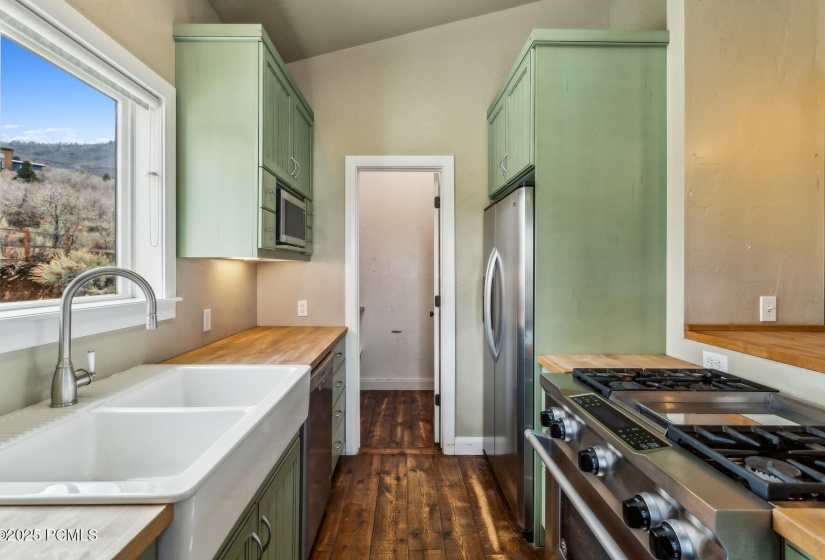 11_Kitchen_1800x1200_4221746