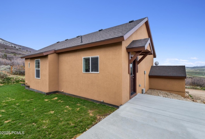 21_Exterior_1800x1200_4221725