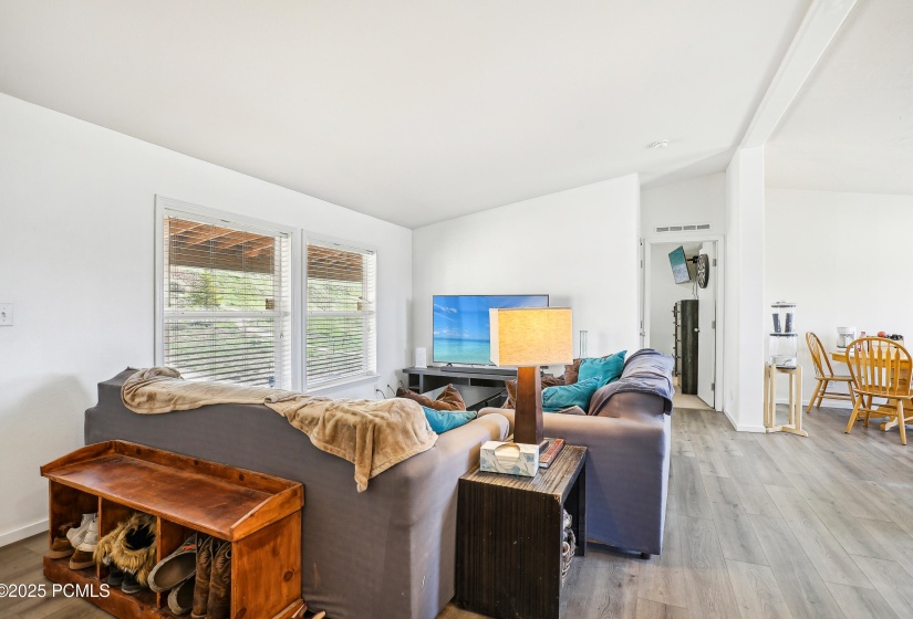 4-print-E Parkview Lane-2304-007