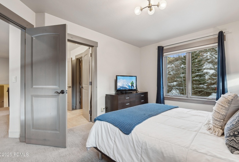 30_Bedroom_high_4203452
