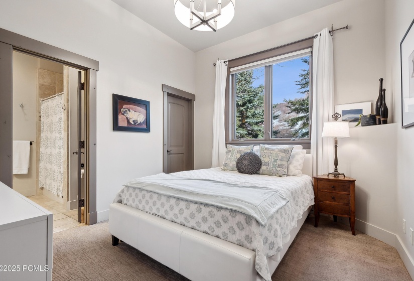 36_Bedroom_high_4203456