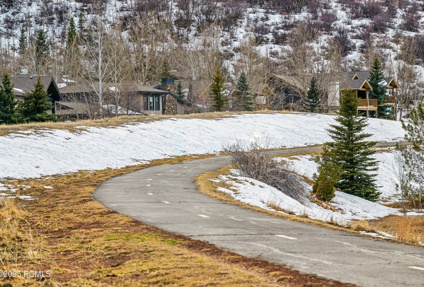 71_Exterior_high_4203994