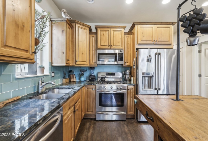 12_Kitchen_1800x1200_4221366
