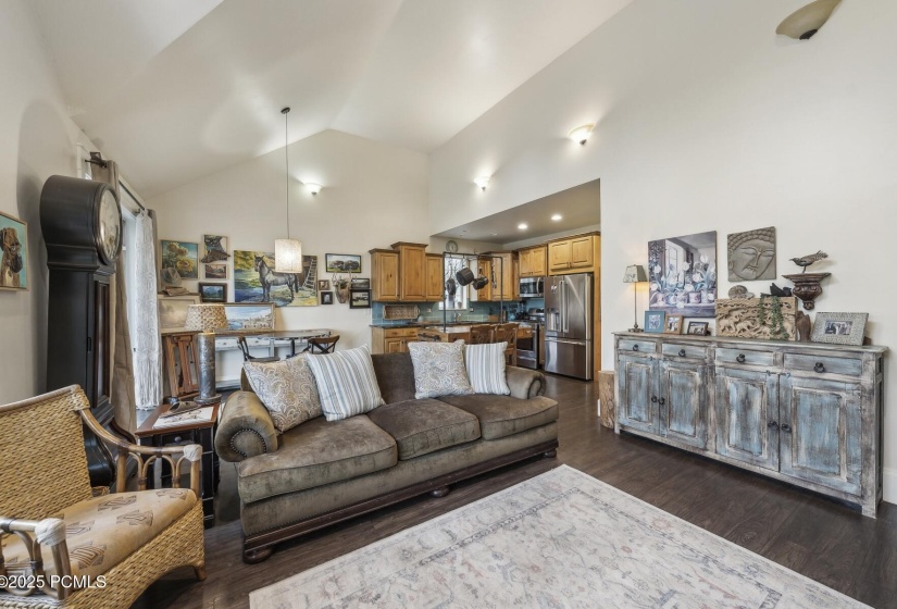 16_Livingroom_1800x1200_4221370
