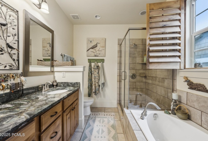 18_Bathroom_1800x1200_4221374