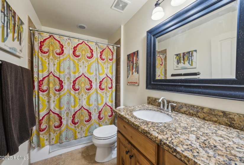 22_Bathroom_1800x1200_4221378