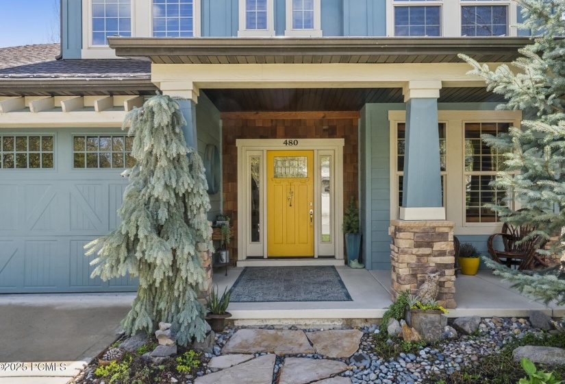 32_Front-Entry_1800x1200_4221385
