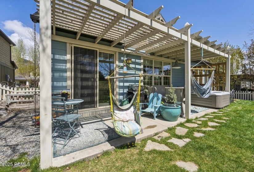 34_Exterior_1800x1200_4221390