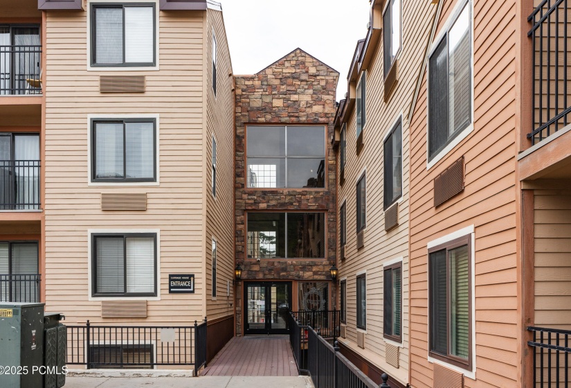 21-1940 Prospector Ave #222