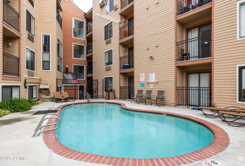 18-1940 Prospector Ave #222