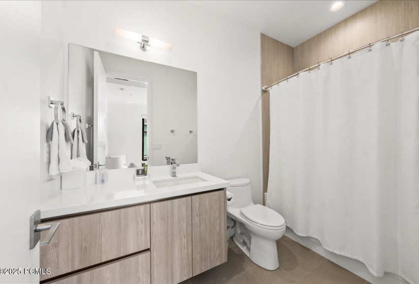 16_Guest-Suite_high_4223998
