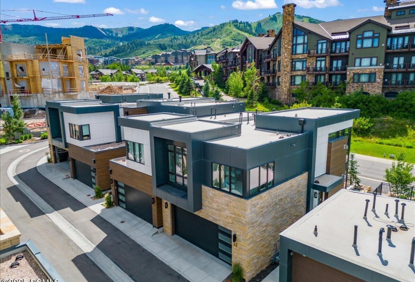 28_Exterior_high_4223960