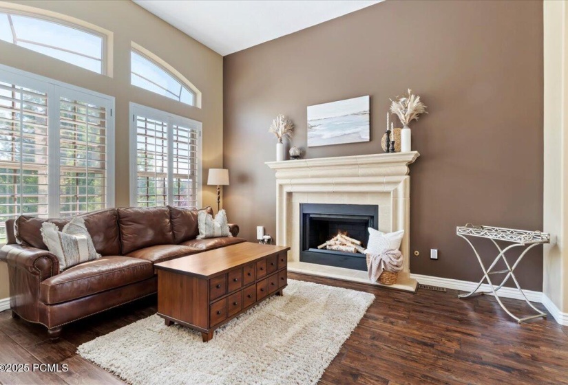 11-Sitting Room