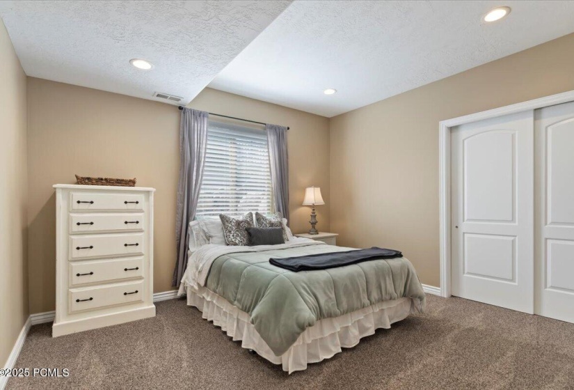 37-Bedroom