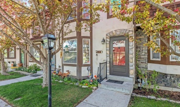 890 Hamlet Home
