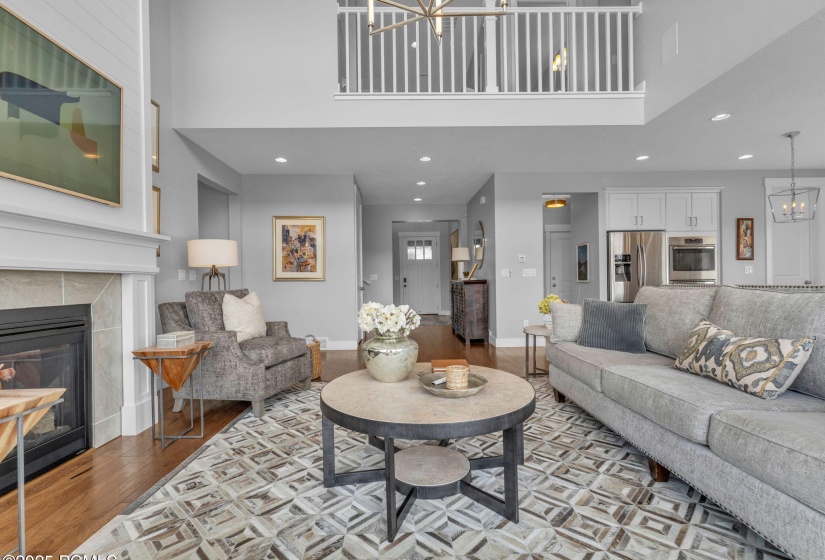 13-web-or-mls-5185-n-fairleigh-st (1)