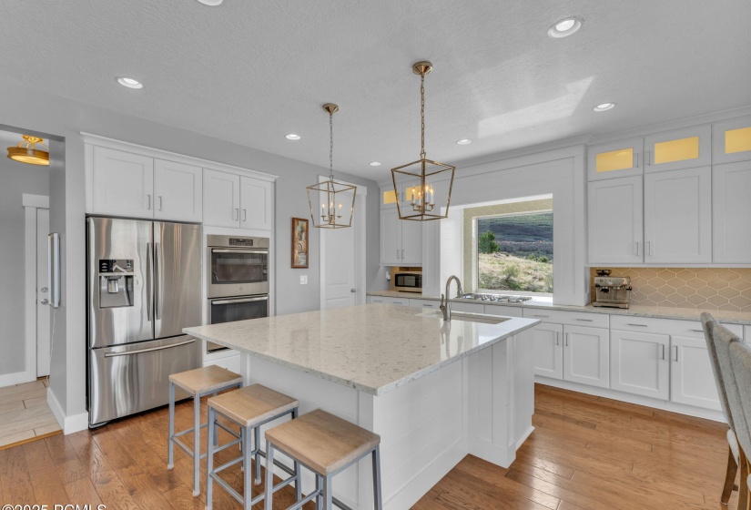 16-web-or-mls-5185-n-fairleigh-st (1)