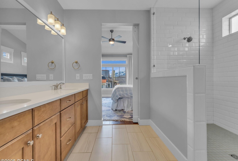 51-web-or-mls-5185-n-fairleigh-st