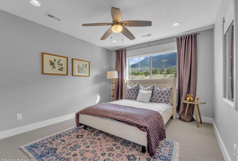 15-web-or-mls-5185-n-fairleigh-st