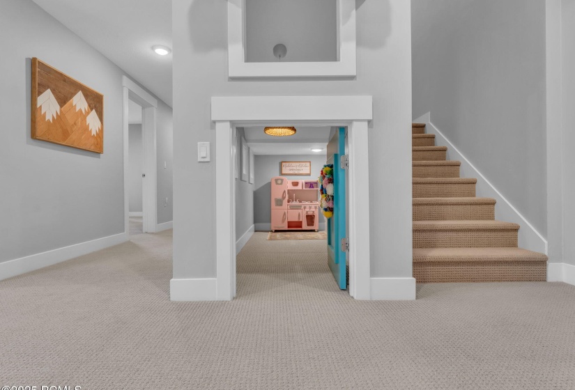 22-web-or-mls-5185-n-fairleigh-st