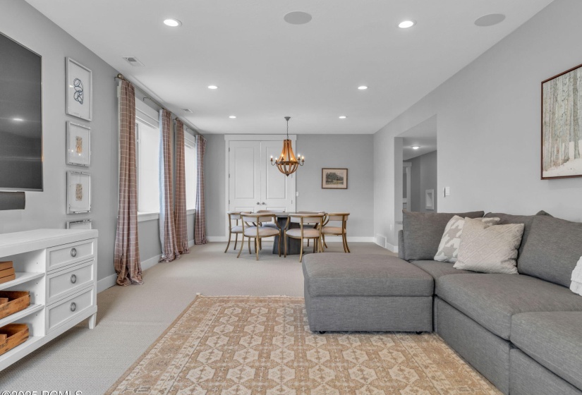 21-web-or-mls-5185-n-fairleigh-st