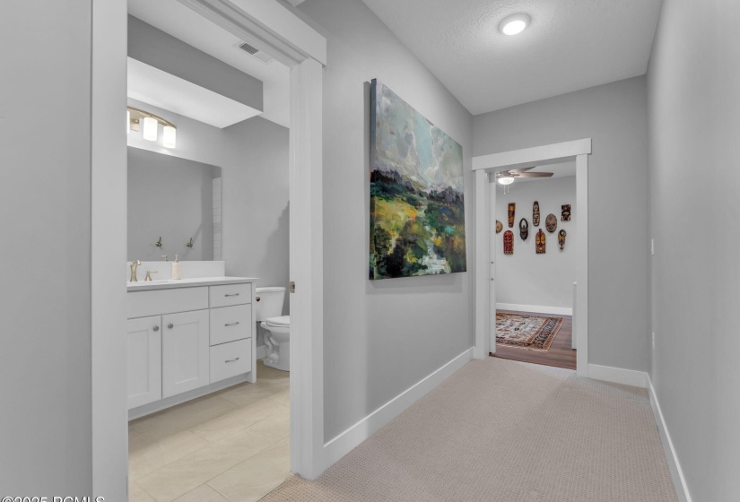 32-web-or-mls-5185-n-fairleigh-st