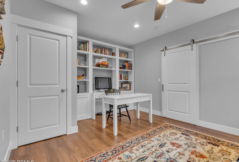 36-web-or-mls-5185-n-fairleigh-st