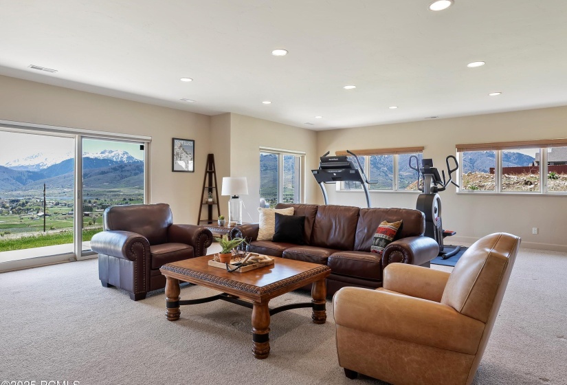 20-Family Room