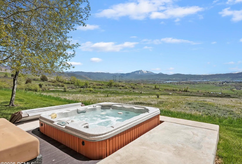25-Hot Tub
