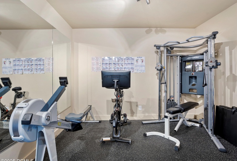 31-Fitness Room