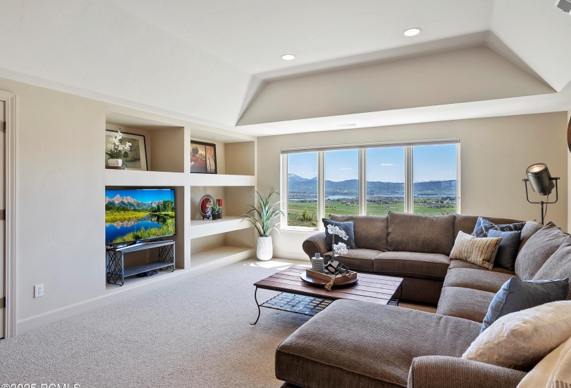 35-Family Room