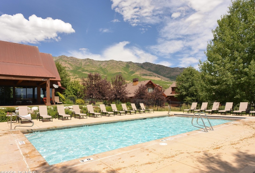 035_Clubhouse Pool