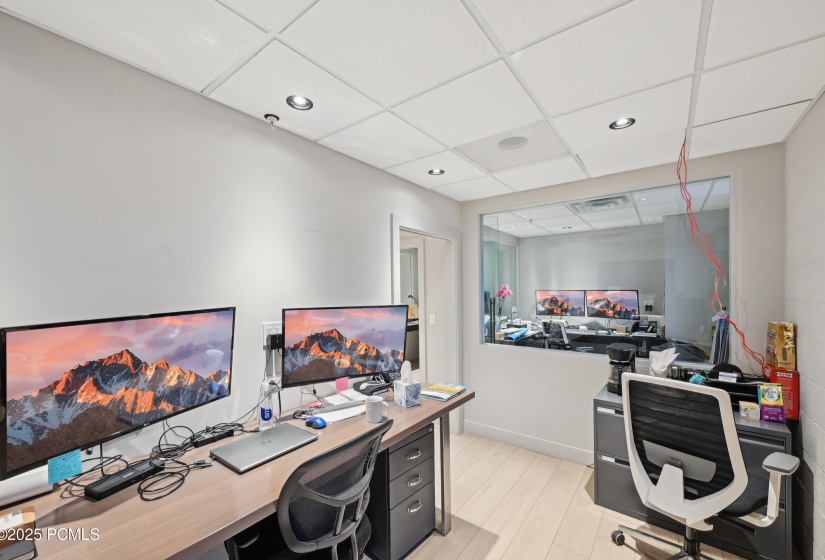 20-print-N Business Loop Rd i-0605-020