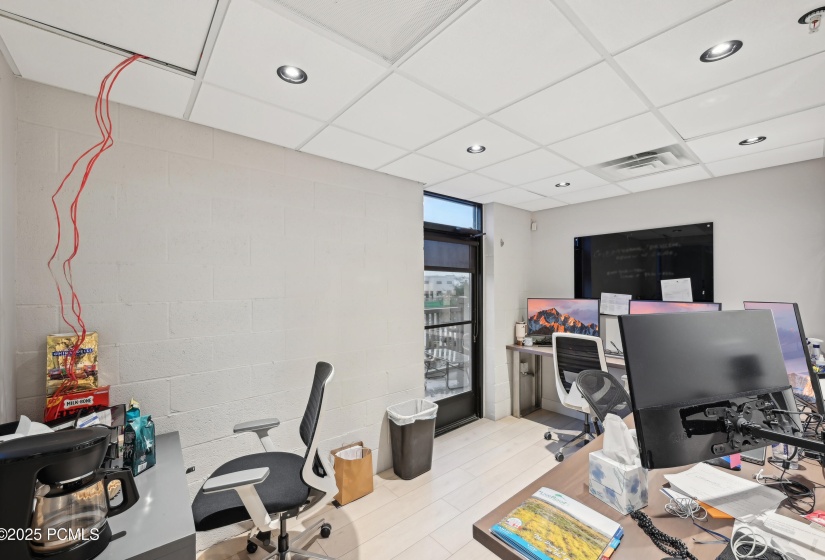 19-print-N Business Loop Rd i-0605-019 e