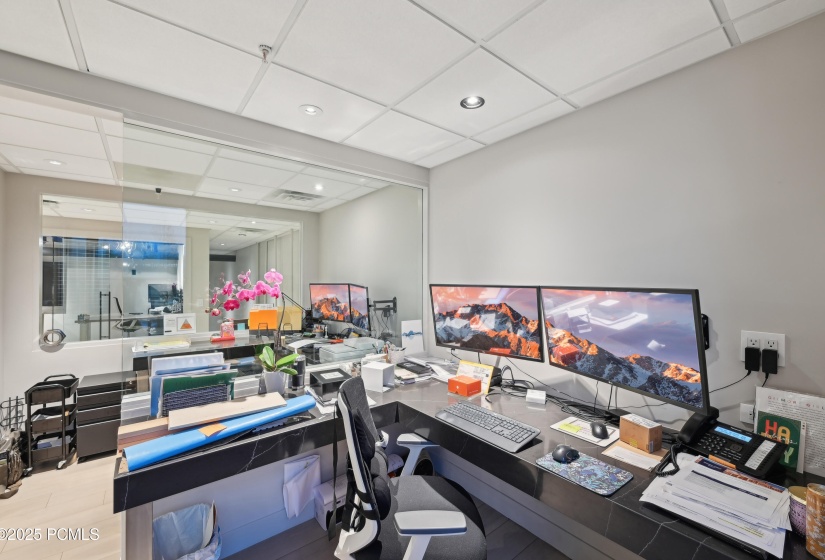 22-print-N Business Loop Rd i-0605-022