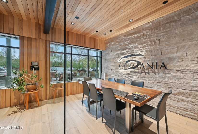 12-print-N Business Loop Rd i-0605-012