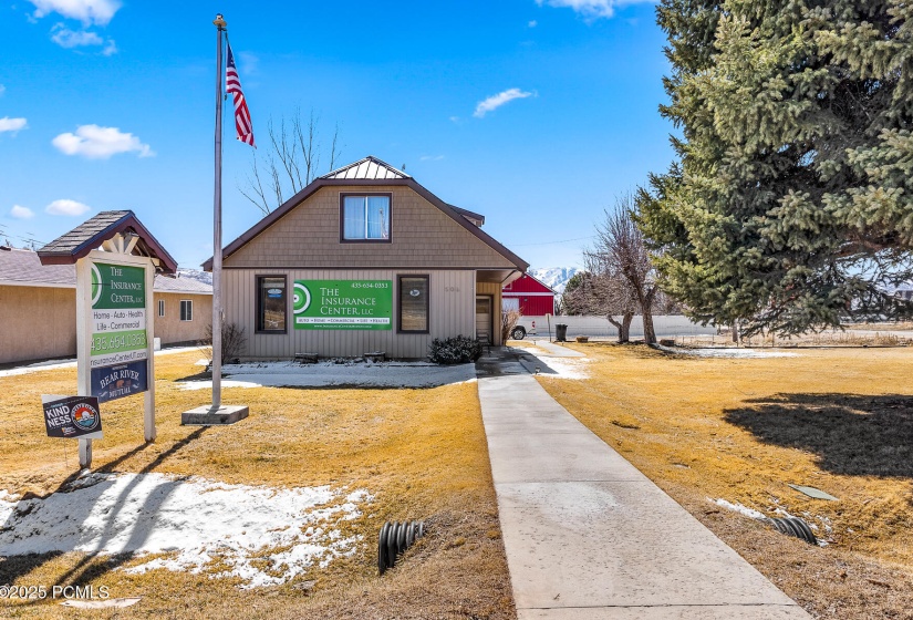 506 E Main St. Midway