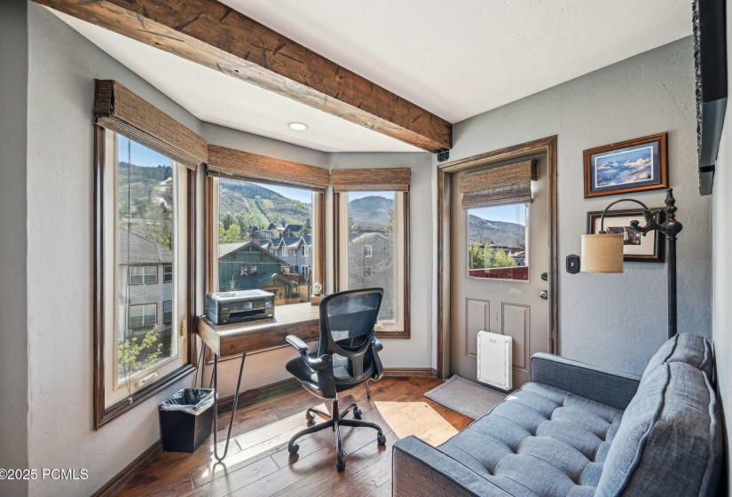 25-web-or-mls-Park Ave 3-1205-020